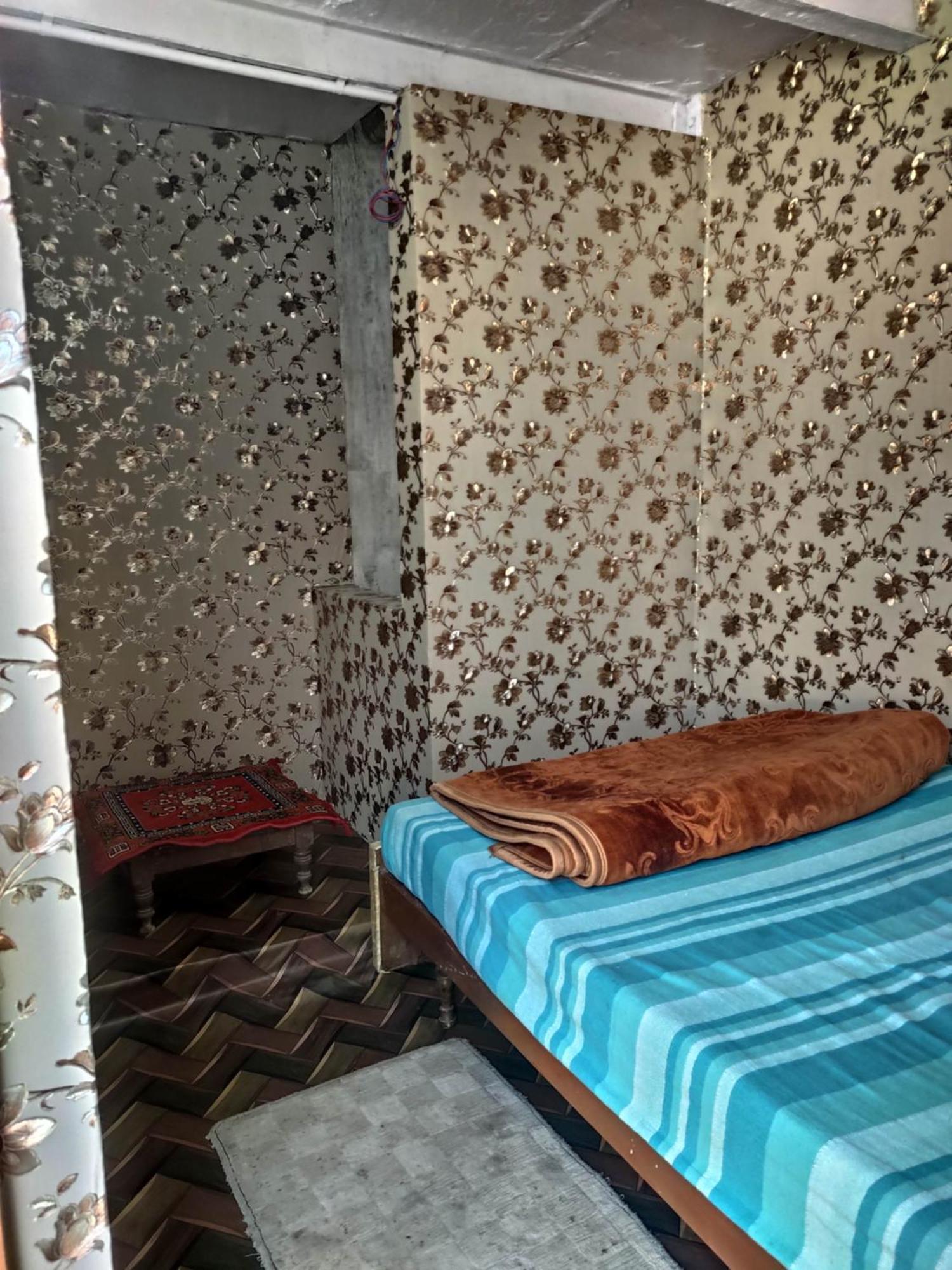 Ira Homestay Mathura Bilik gambar